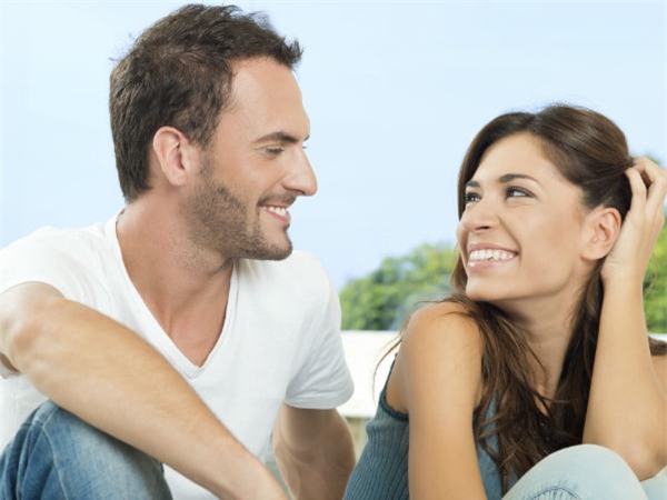 4 hành động đơn giản phái đẹp nên làm khi hẹn hò | hentocdo.vn